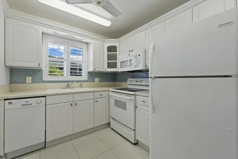 7 Westwood Avenue Tequesta FL 33469