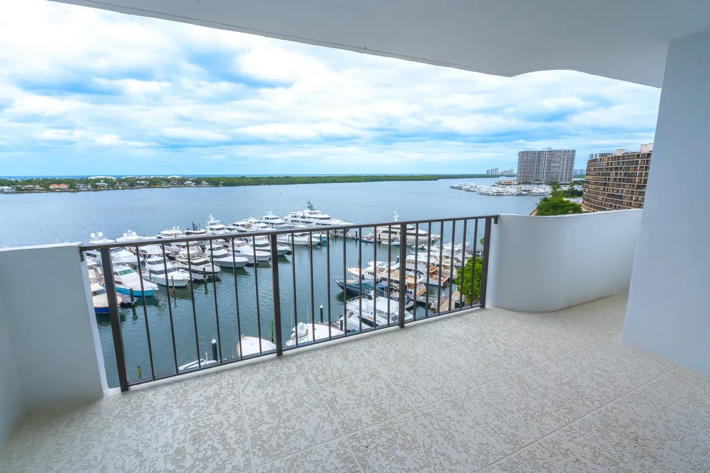 1208 Marine Way North Palm Beach FL 33408