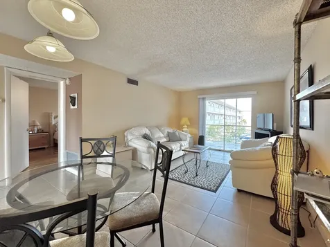 2515 Ne 2nd Court Boynton Beach FL 33435