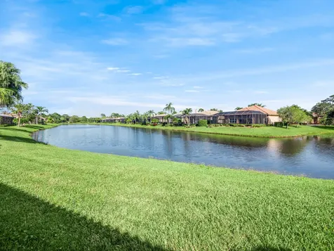 8918 First Tee Road Port Saint Lucie FL 34986