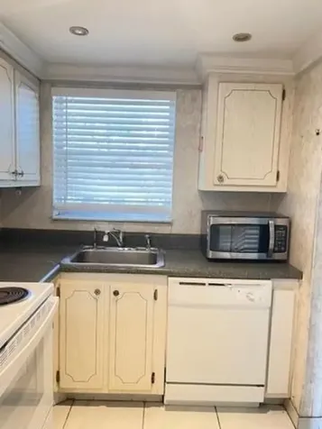 2700 W Sunrise Lakes Drive Sunrise FL 33322