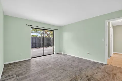 1152 Summit Trail Circle West Palm Beach FL 33415