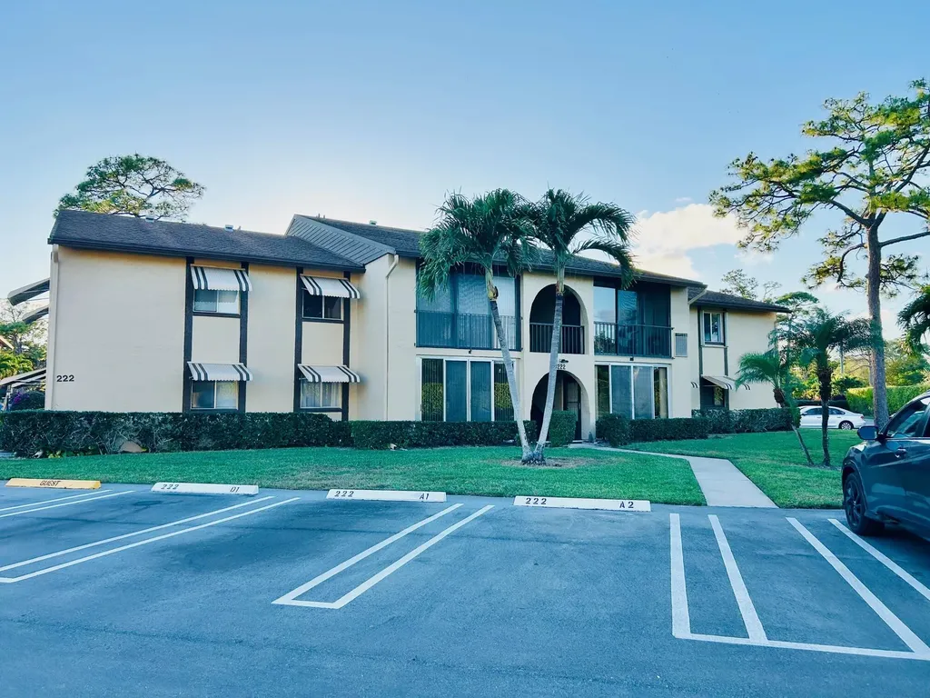 222 Pine Hov Circle Greenacres FL 33463