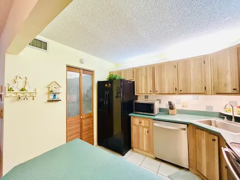 222 Pine Hov Circle Greenacres FL 33463