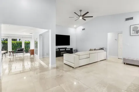 2105 Nw 12th Street Delray Beach FL 33445