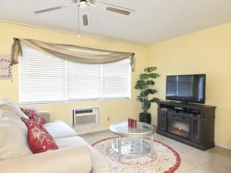 204 Kent L West Palm Beach FL 33417
