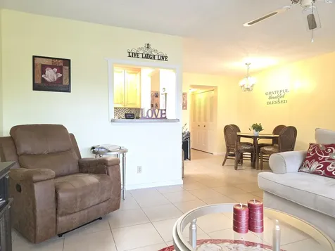 204 Kent L West Palm Beach FL 33417