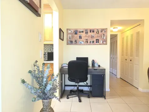 204 Kent L West Palm Beach FL 33417