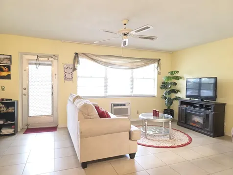 204 Kent L West Palm Beach FL 33417