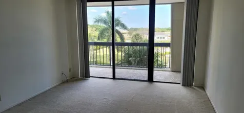 2425 Presidential Way West Palm Beach FL 33401