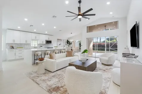 6518 Via Trento Delray Beach FL 33446