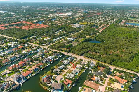 2185 Carib Circle Palm Beach Gardens FL 33410