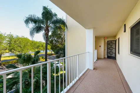7290 Kinghurst Drive Delray Beach FL 33446