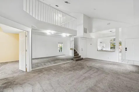 1007 Via Jardin Riviera Beach FL 33418
