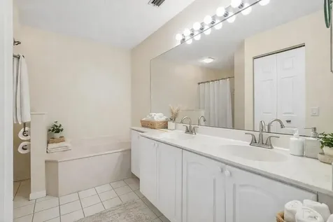 1007 Via Jardin Riviera Beach FL 33418