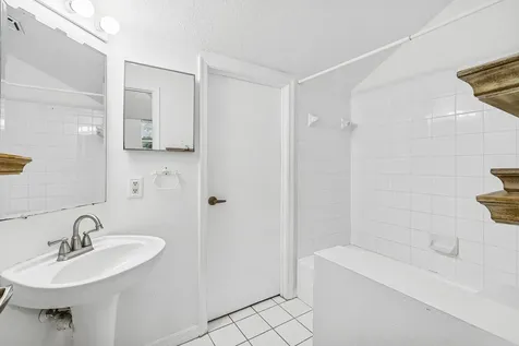 1007 Via Jardin Riviera Beach FL 33418