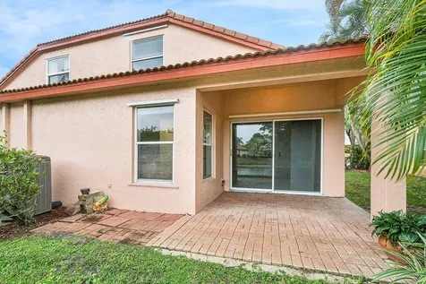 1007 Via Jardin Riviera Beach FL 33418