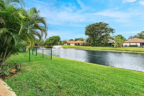 1007 Via Jardin Riviera Beach FL 33418