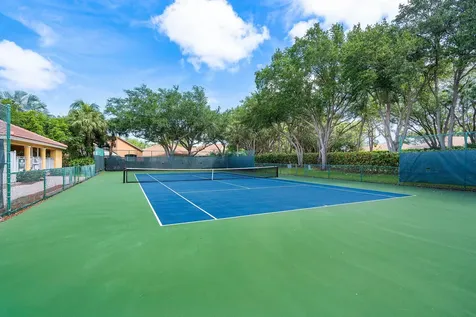 1007 Via Jardin Riviera Beach FL 33418
