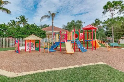 1007 Via Jardin Riviera Beach FL 33418