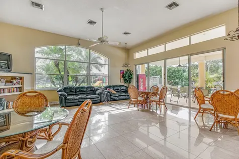 1007 Via Jardin Riviera Beach FL 33418