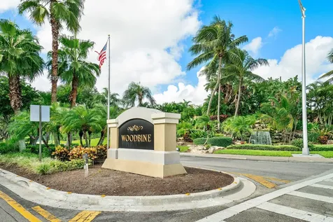 1007 Via Jardin Riviera Beach FL 33418