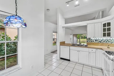 1007 Via Jardin Riviera Beach FL 33418