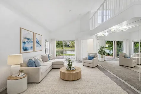 1007 Via Jardin Riviera Beach FL 33418