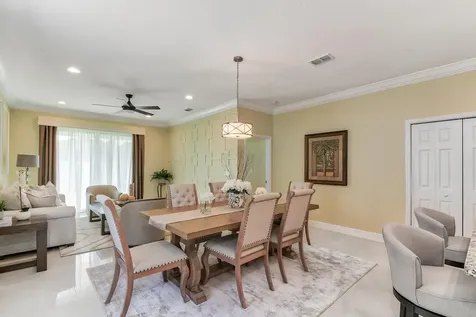 220 SE Via Visconti Port Saint Lucie FL 34952