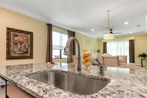 220 SE Via Visconti Port Saint Lucie FL 34952