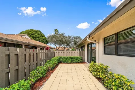 8137 Windgate Drive Boca Raton FL 33496