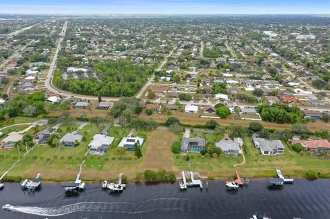 2606 SW River Shore Drive Port Saint Lucie FL 34984