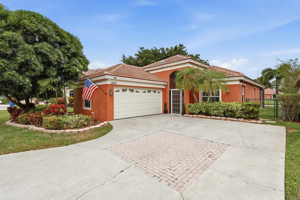 2013 Bonisle Circle Riviera Beach FL 33418