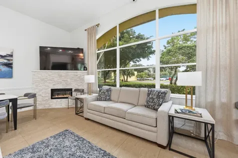 2013 Bonisle Circle Riviera Beach FL 33418