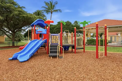 2013 Bonisle Circle Riviera Beach FL 33418