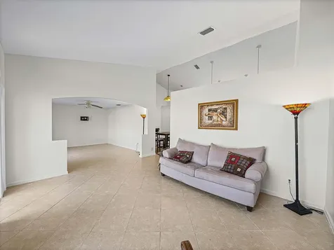982 Sw Worcester Lane Port Saint Lucie FL 34953