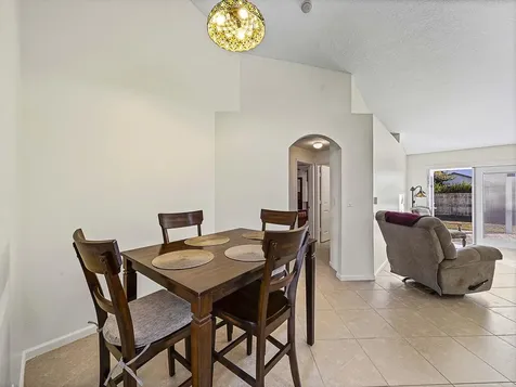 982 Sw Worcester Lane Port Saint Lucie FL 34953