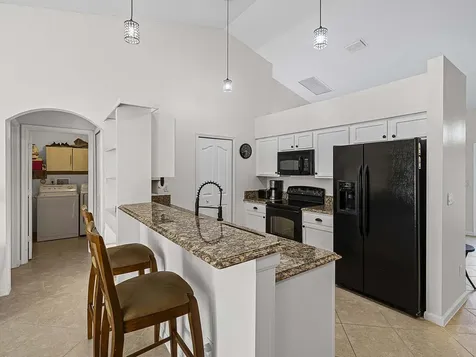 982 Sw Worcester Lane Port Saint Lucie FL 34953