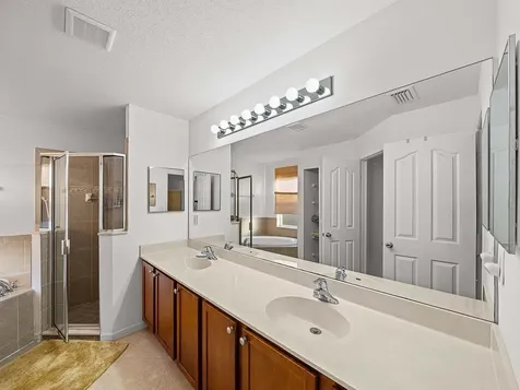 982 Sw Worcester Lane Port Saint Lucie FL 34953