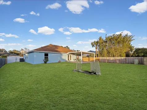 982 Sw Worcester Lane Port Saint Lucie FL 34953