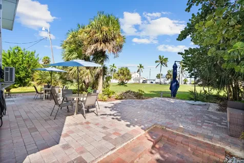 670 Hernando Street Fort Pierce FL 34949