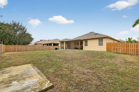 5806 Nw Breezy Brook Court Port Saint Lucie FL 34986