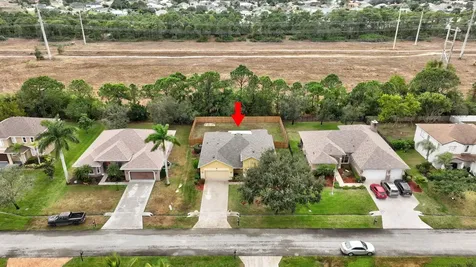 5806 Nw Breezy Brook Court Port Saint Lucie FL 34986