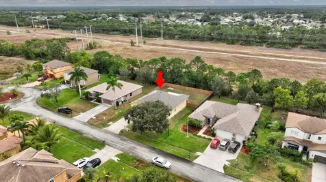 5806 Nw Breezy Brook Court Port Saint Lucie FL 34986