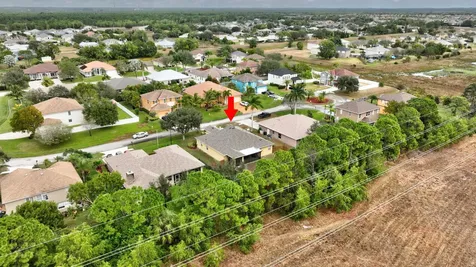5806 Nw Breezy Brook Court Port Saint Lucie FL 34986