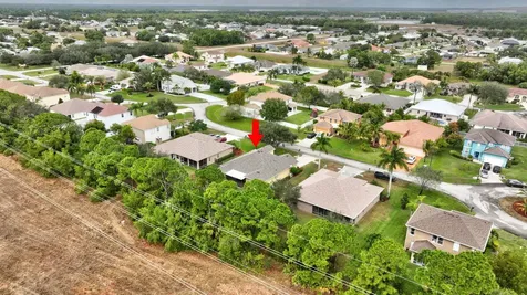 5806 Nw Breezy Brook Court Port Saint Lucie FL 34986
