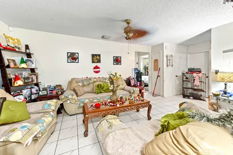 2531 Doral Way Riviera Beach FL 33407