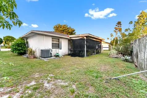 2531 Doral Way Riviera Beach FL 33407