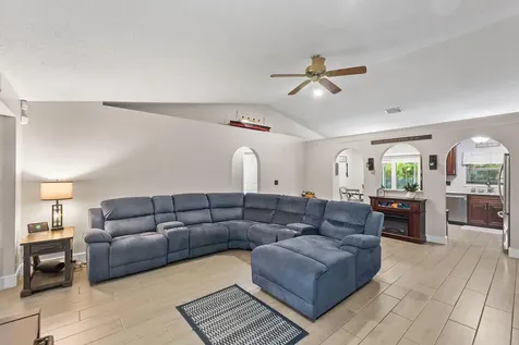 1838 Sw Notre Dame Avenue Port Saint Lucie FL 34953