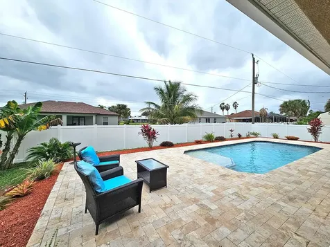 934 Sw Worcester Lane Port Saint Lucie FL 34953
